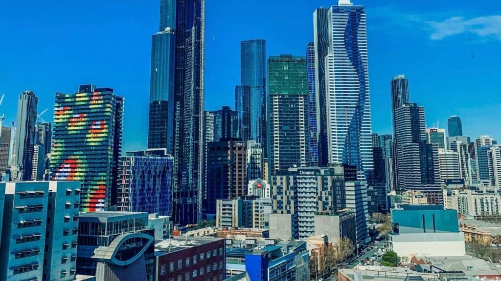 Cómo influencers de Facebook en Chile colaboran con marcas de Italia