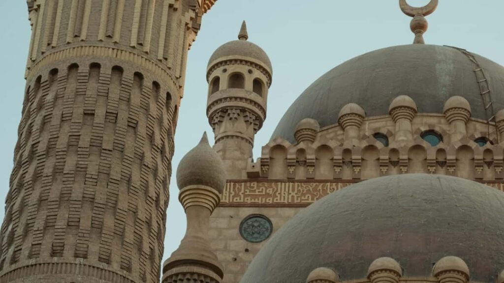 Guia practica para marcas chilenas sobre como identificar y trabajar con creadores Egypt Line para localizar mensajes y lanzar campanas que realmente funcionen en mercados arabes y globales.
