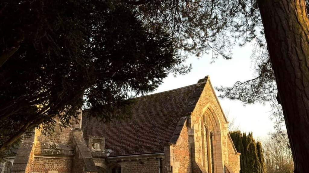 Guia practica para anunciantes chilenos: donde y como contactar creadores brasilenos en Takatak para maximizar instalaciones de apps moviles.