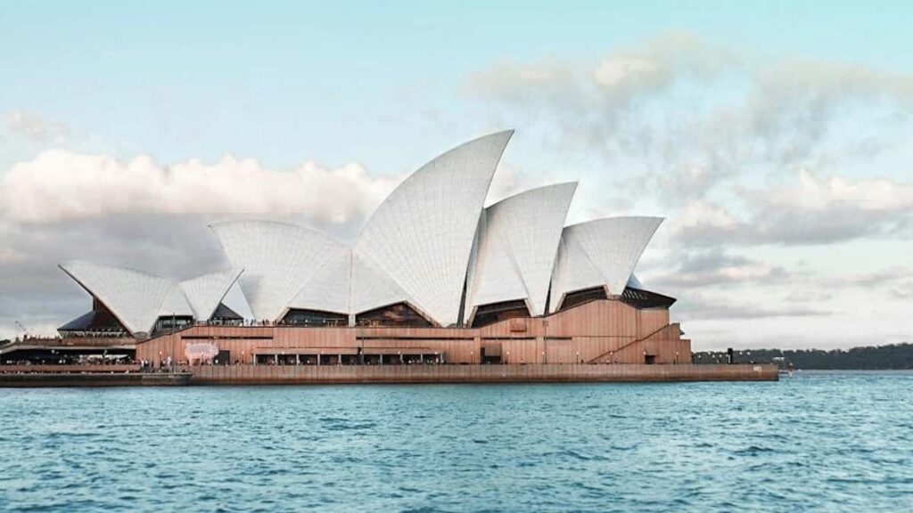 Guia practica para anunciantes en Chile: como localizar creadores de Nueva Zelanda en Pinterest y convertir su alcance en trafico a tu landing.