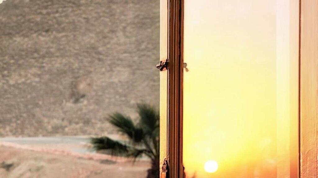 Descubre como conectar con creadores iranies en Etsy para impulsar tu plataforma de aprendizaje online desde Chile.