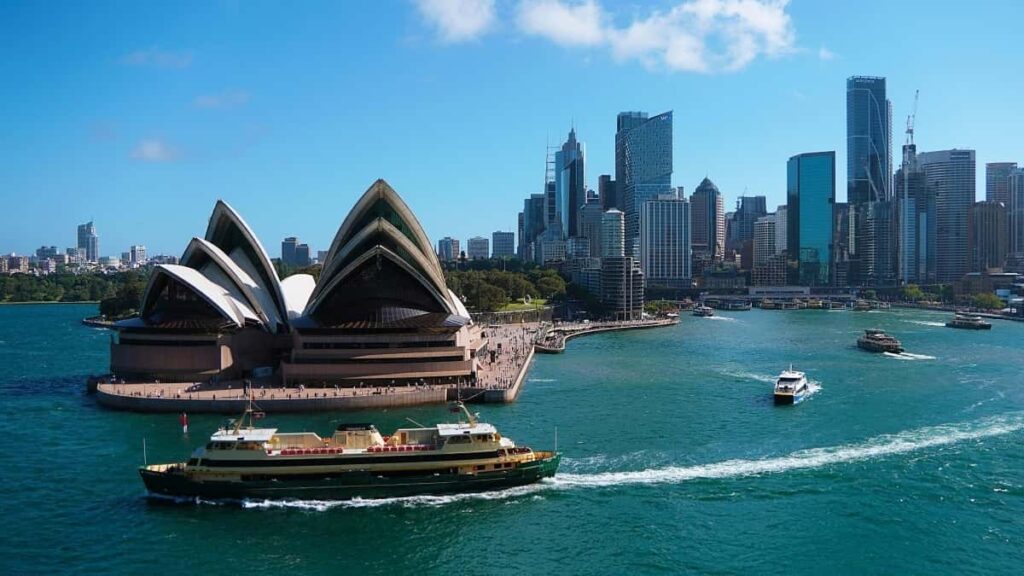 Guia practica para creadores chilenos: como contactar y convencer a marcas mexicanas que se anuncian en Hulu para ganar nueva audiencia.