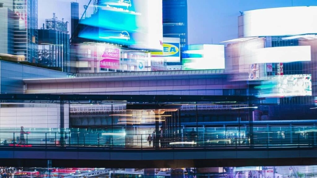 Estrategias practicas para localizar y contratar creadores chilenos en Viber, lanzar challenges sponsoreados y medir resultados con insights de plataforma y comunidad.