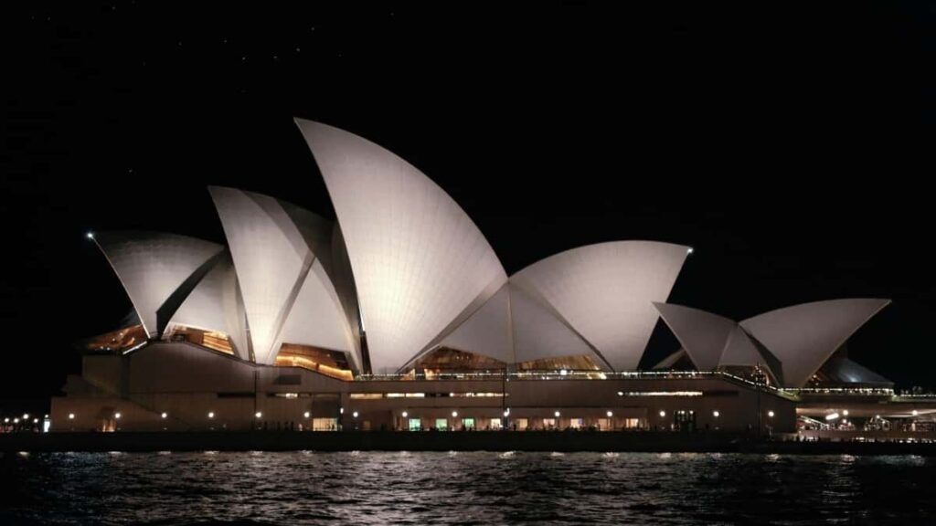 Guia practica para creadores chilenos que quieren llegar a marcas de Bahrein en HBO Max y resenar nuevas caracteristicas de juegos. Estrategias, plantillas y ejemplos reales.