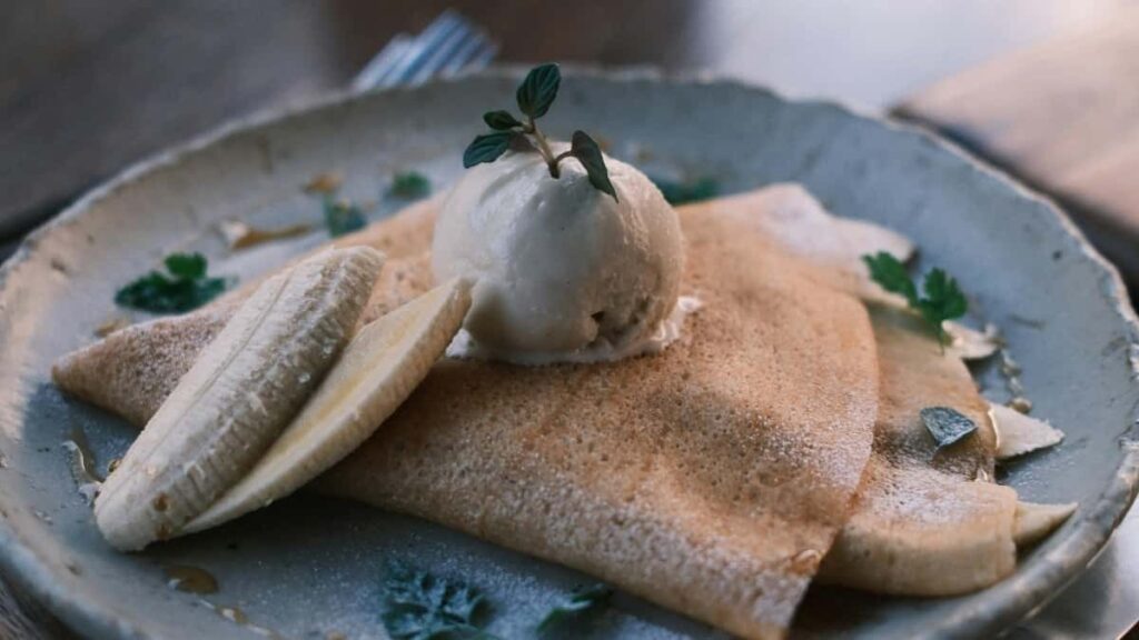 Estrategia practica para creadores en Chile que quieren vender contenido de juegos en streamings de Netflix a marcas ecuatorianas: tacticas, canales, pitch y riesgos.