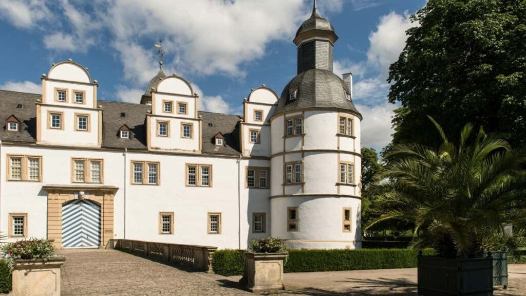 Guia practica para creadores chilenos: como identificar, contactar y cerrar acuerdos con marcas de Qatar en Moj para compartir codigos de descuento por tiempo limitado.