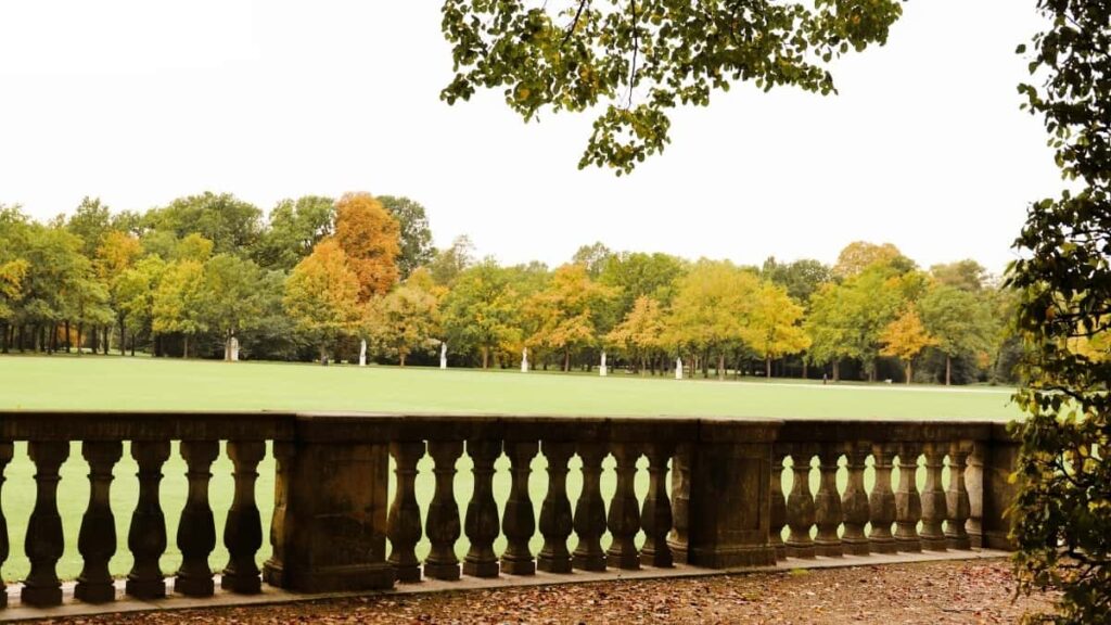 Guia practica para marcas en Chile: donde localizar creators tailandeses en Clubhouse y plataformas aliadas para mostrar tendencias de moda estacional.