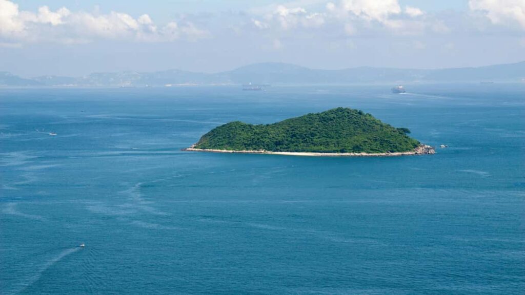 Guia practica para creadores chilenos que quieren contactar marcas de Tailandia en Twitter y lograr colaboraciones para artistas emergentes.