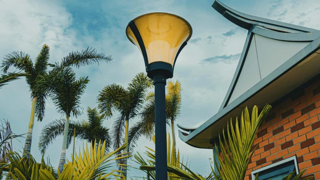 Guia practica para anunciantes en Chile: como localizar creators del Reino Unido en Line y cerrar acuerdos por tarifa fija, con tacticas, plataformas y ejemplos reales.