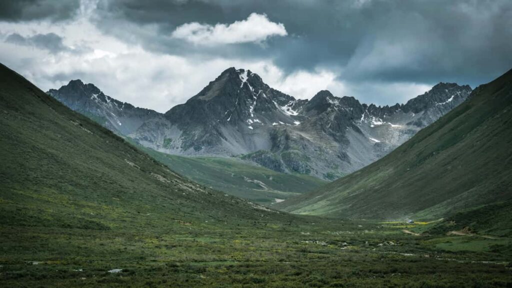 Guia practica para anunciantes chilenos: detectar, contactar y enviar PR packages a creadores vietnamitas en YouTube, con tacticas, recursos y riesgos locales.