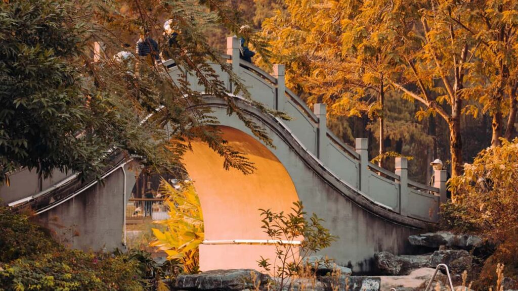 Guia practica en es-CL para marcas: como localizar y colaborar con creadores de Discord en Paises Bajos para lanzar juegos moviles, con tacticas, herramientas y ejemplos.