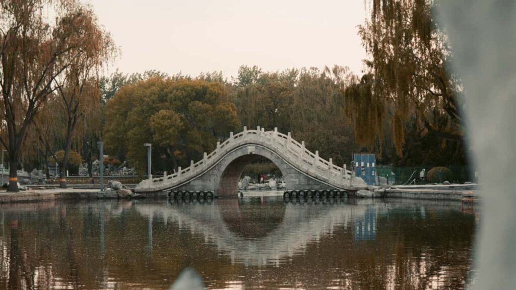 Guia practica para anunciantes chilenos: como encontrar y contratar creadores en ShareChat en Libano para campanas de ventas estacionales, con tacticas, riesgos y fuentes recientes.