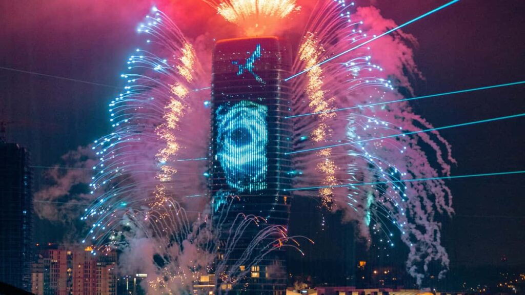 Guia practica para anunciantes en Chile que buscan creadores tunecinos (Hulu-style) para resenas visuales: donde buscarlos, como negociar y ejemplos reales.