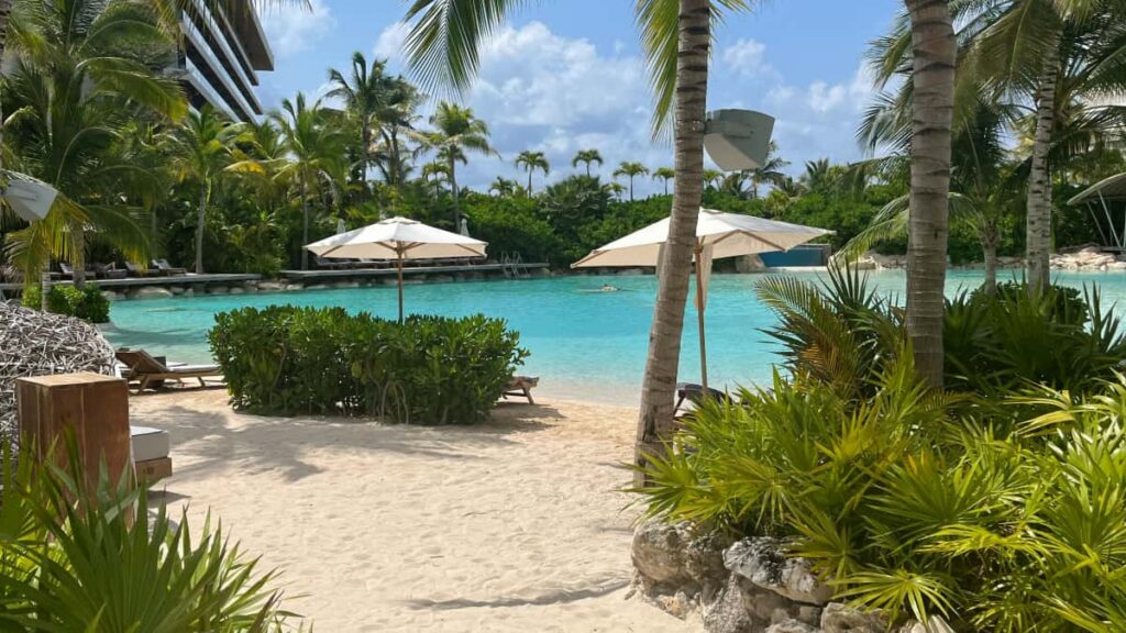 Guia practica para marcas chilenas que quieren colaborar con creadores de Spotify en Bahrein y asociarlos con top creators en lineas de producto. Estrategias, canales y ejemplos reales.