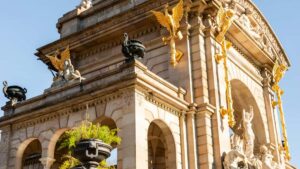 Guia practica para creadores en Chile: pasos, mensajes, y estrategias para conectar con marcas de Tailandia y colaborar con oficinas de turismo usando Facebook.