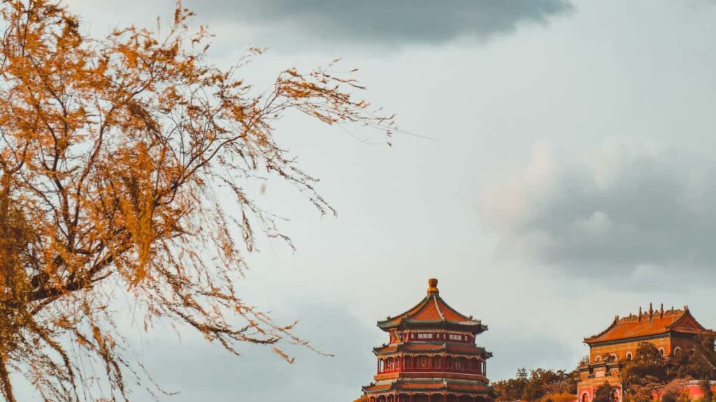 Guia practica para anunciantes en Chile: donde buscar creadores de vkontakte en Indonesia, como validar partners para vlogs de eventos reales y que riesgos y oportunidades considerar.