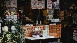 Guia practica para creadores en Chile que quieran colaborar con marcas bolivianas en HBO Max via styling challenges, con tacticas, contactos y ejemplo de campana.